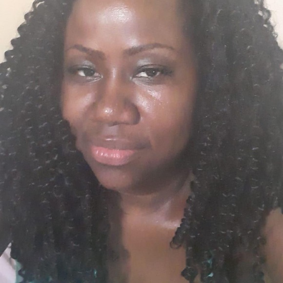 Profile Picture of Diana Hansell (@djay041219) on Poshmark