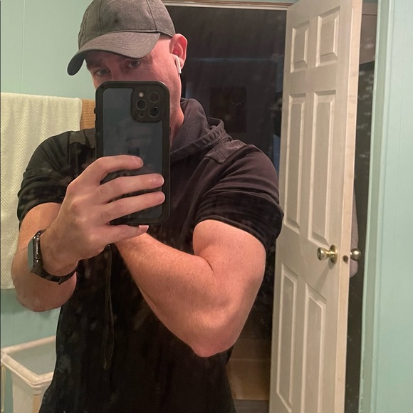 Profile Picture of Rich Blevins (@rble1590) on Poshmark