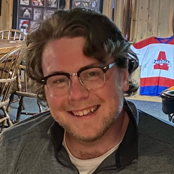 Profile Picture of James Mackinnon (@james_mackinnon) on Poshmark