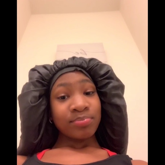 Profile Picture of Jasmine Guillory (@mullajassii) on Poshmark