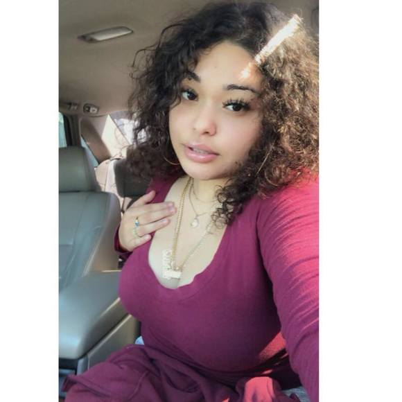 Profile Picture of Clarissa Sanchez murillo (@clarissasanc458) on Poshmark