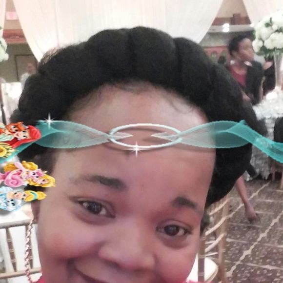 Profile Picture of Cynthia Henderson (@laquiesha) on Poshmark