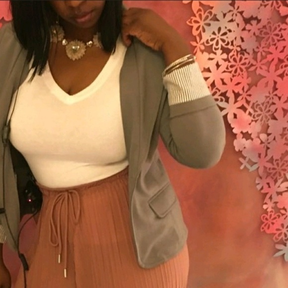 Profile Picture of Nesha Marette (@neshamarette) on Poshmark