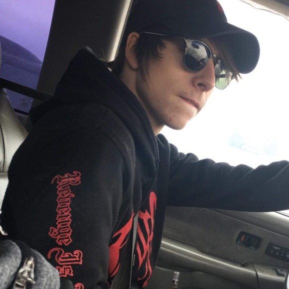 Profile Picture of Rodney Reisdorph (@rodney9547) on Poshmark