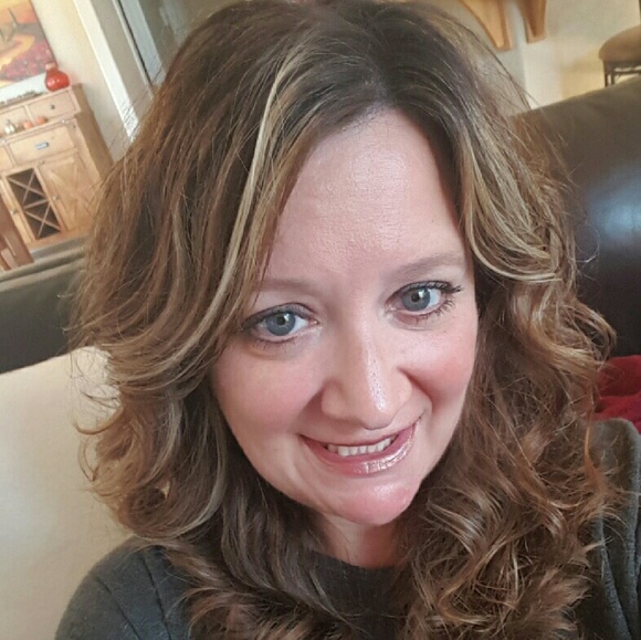 Profile Picture of Marcia Dartley (@mkdartley) on Poshmark