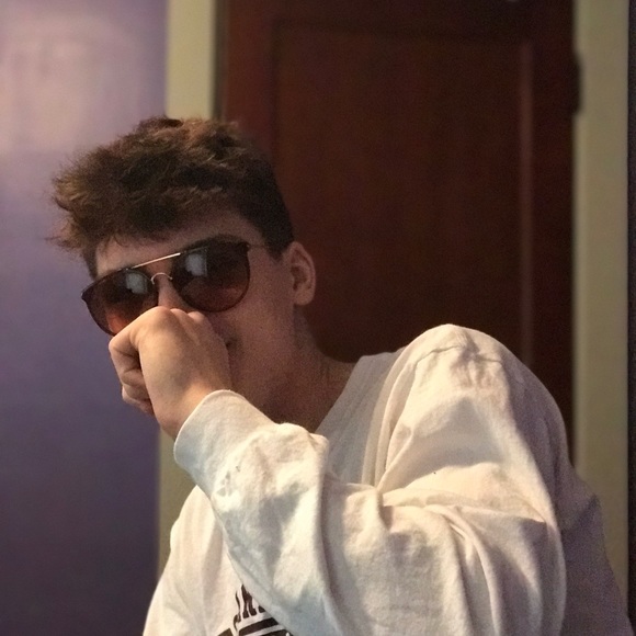 Profile Picture of Joseph Bruno (@josephb2201) on Poshmark