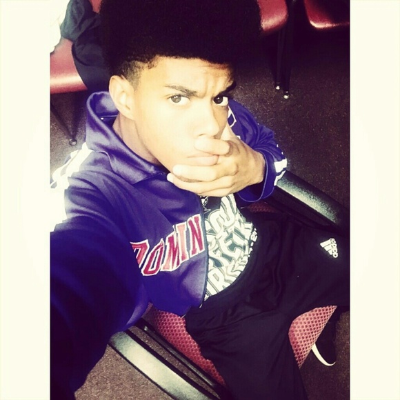 Profile Picture of Basilio Ure?a cuevas (@basiliouc) on Poshmark