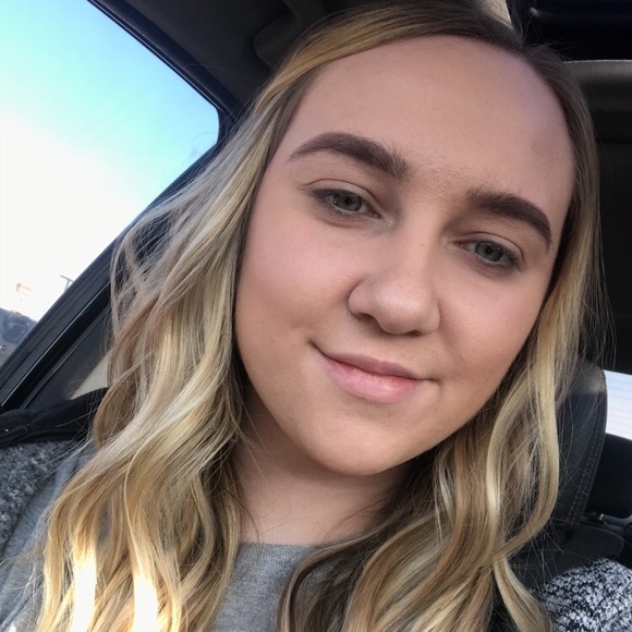 Profile Picture of Kim Kessler (@kesslerkim2) on Poshmark