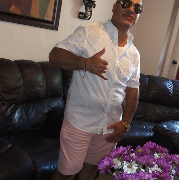 Profile Picture of Richard Cutino (@richardcutino) on Poshmark