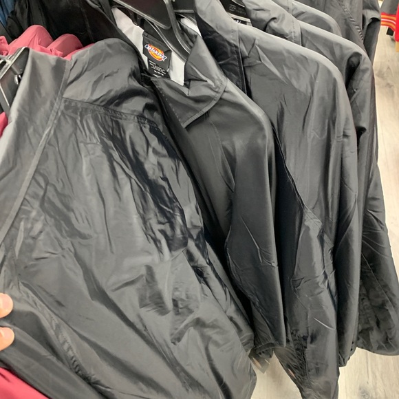 Profile Picture of Carlos Cervera (@cervera1995) on Poshmark