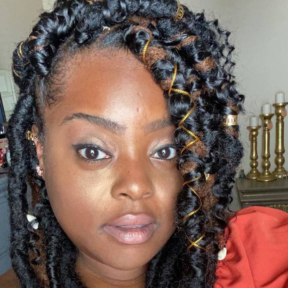 Profile Picture of Cassandra Louis (@cassylouis) on Poshmark