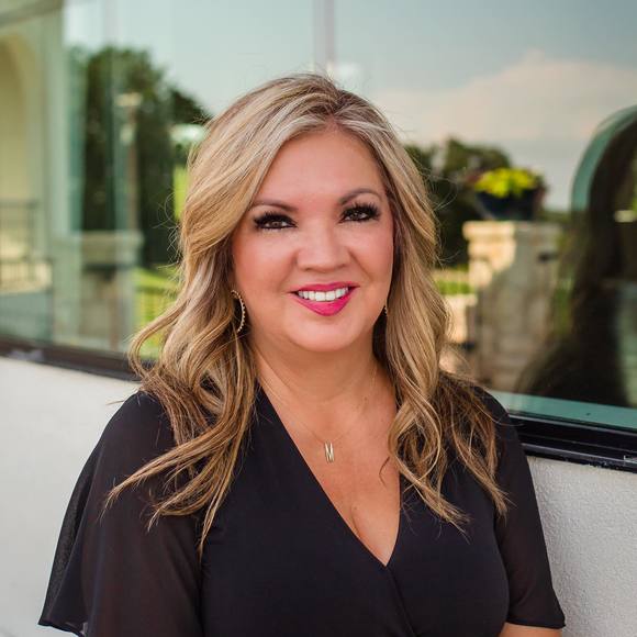 Profile Picture of Meg Blair (@megblair) on Poshmark