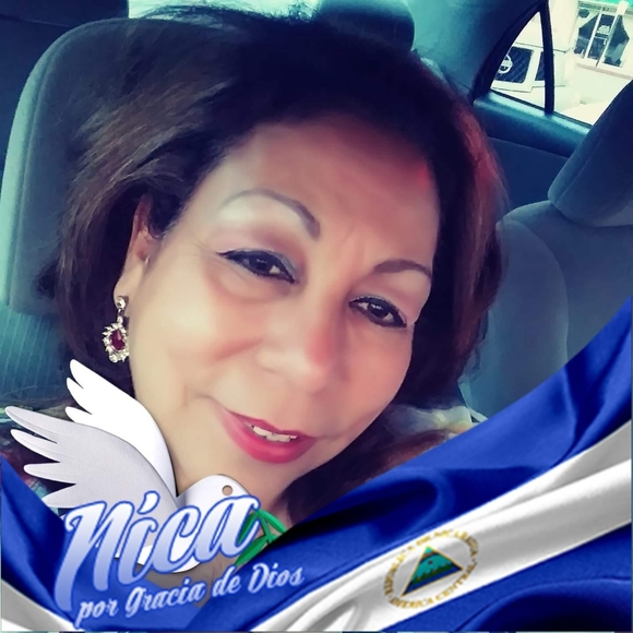 Profile Picture of Lorena Salinas (@lorenasalinas) on Poshmark