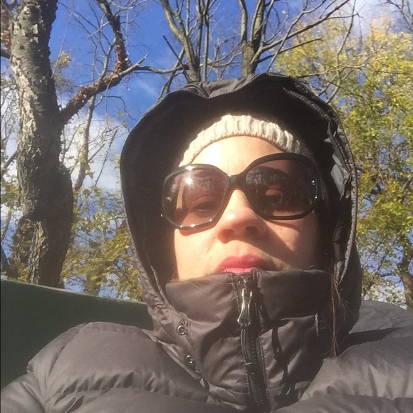 Profile Picture of Claribel Perez (@busyclari) on Poshmark