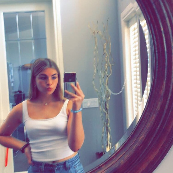 Profile Picture of Brianna Adair (@briannaadair) on Poshmark
