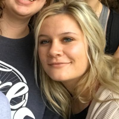 Profile Picture of Haley Dunbar (@blondieblue_eye) on Twitter