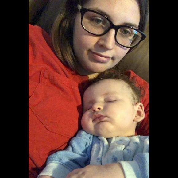 Profile Picture of Amber Nulf (@ambernulf) on Poshmark