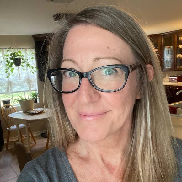 Profile Picture of Audrey Hoeft (@0114ib7793) on Poshmark