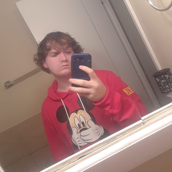Profile Picture of Tyler Harvey (@tylovestrucks) on Poshmark