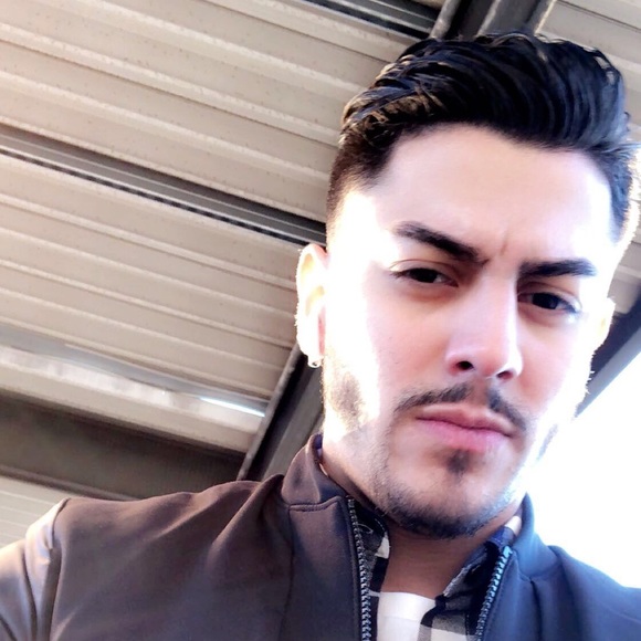 Profile Picture of Joshua Claudio (@joshuaclaudio) on Poshmark