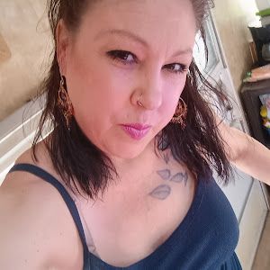 Profile Picture of April Lindenmuth (@aprillindenmuth) on Tiktok