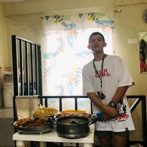 Profile Picture of mark rabino (@itrovie) on Tiktok