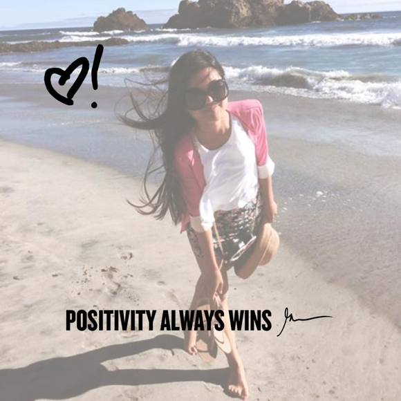 Profile Picture of Junxia Rong (@tinarongrong) on Poshmark