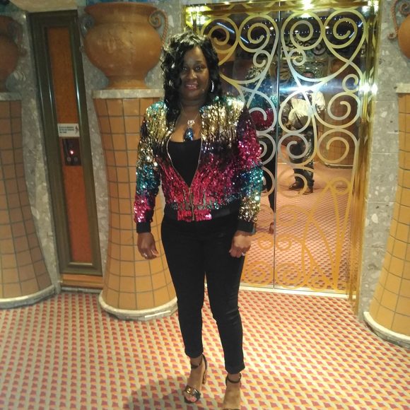 Profile Picture of Tonya Agee (@reeagee) on Poshmark