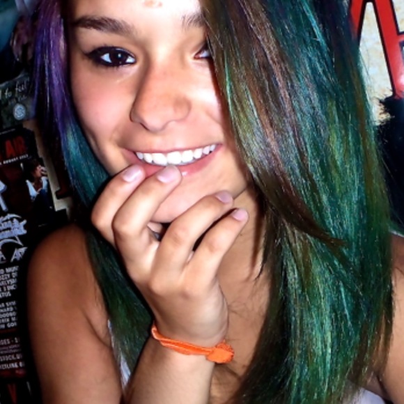 Profile Picture of Ceilidh Mcclintic (@mcmcc666) on Poshmark