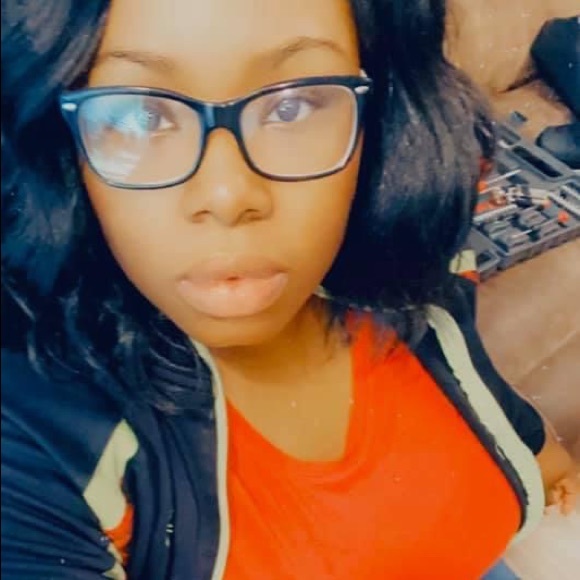 Profile Picture of Kiara Kiara (@iamkdaniels92) on Poshmark