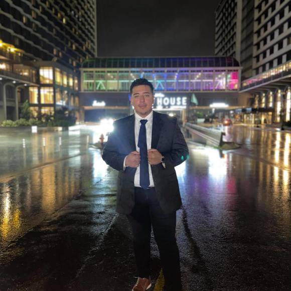 Profile Picture of Moises Rojas zuniga (@moirojas7) on Poshmark