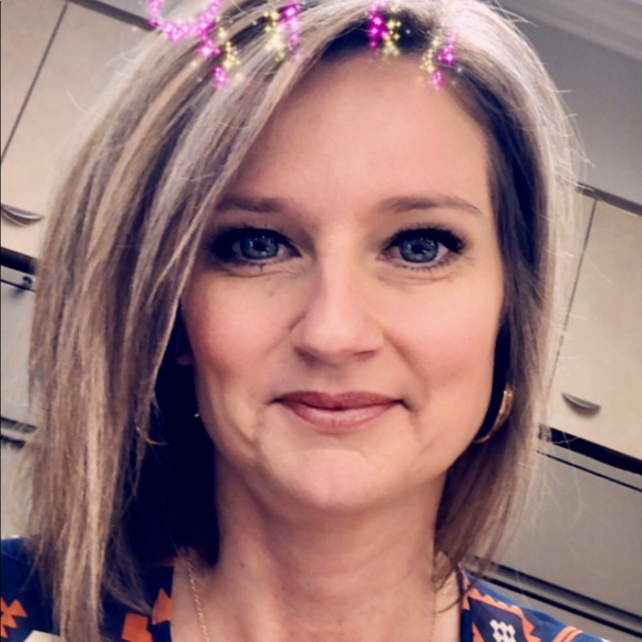 Profile Picture of Sabrena Ferry (@sabrena1105) on Poshmark