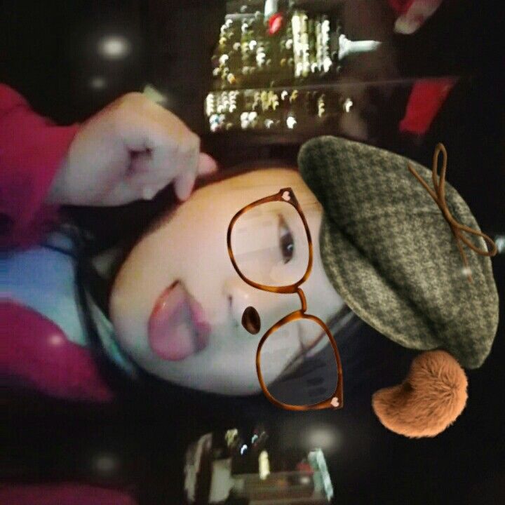 Profile Picture of Chloe Zheng (@fortunatelyspirit) on Tiktok