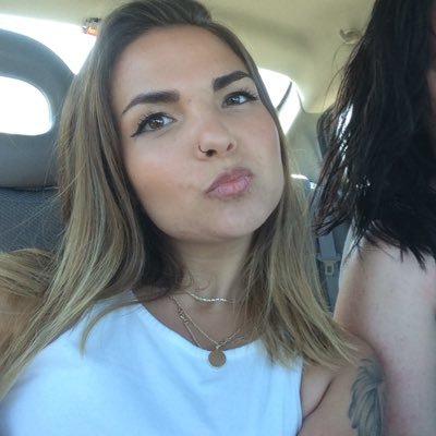 Profile Picture of Shawna Becker (@ShawnaBecker17) on Twitter