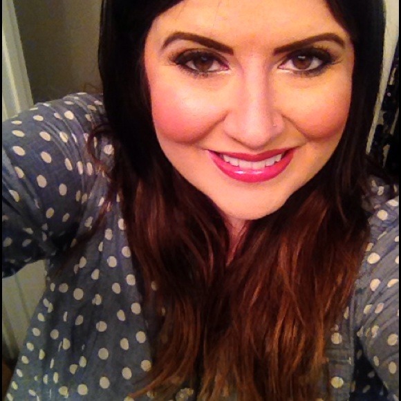 Whitney Lounsbury - Poshmark Profile Picture of Whitney Lounsbury (@phoenixtx) on Poshmark