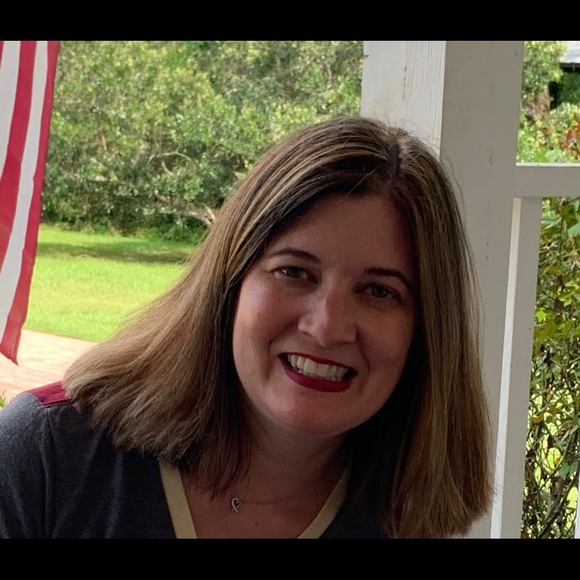 Profile Picture of Janet Cotterall (@janetb121) on Poshmark