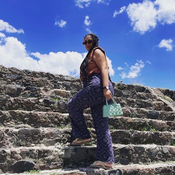 Profile Picture of Ellen Rodriguez (@erodriguez211) on Poshmark