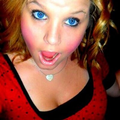 Profile Picture of Mandy Hellums (@Mandy083011) on Twitter