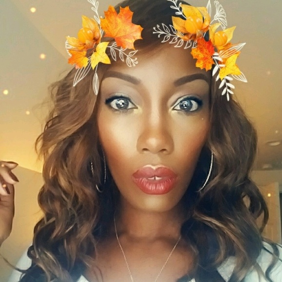 Profile Picture of Bianca Warzecha (@lovinglife_23) on Poshmark