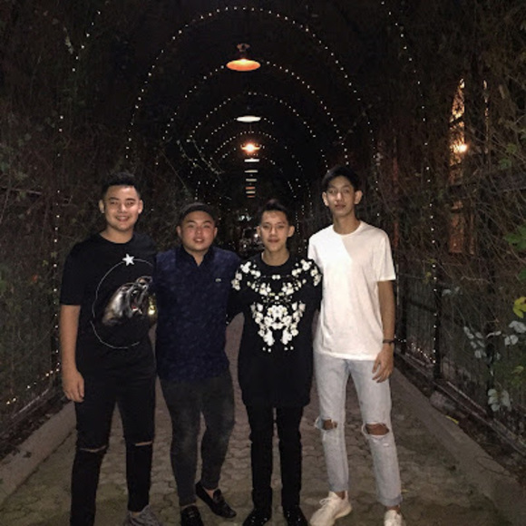 Profile Picture of Giorgio Wibisono (@wibisonogiorgio) on Poshmark