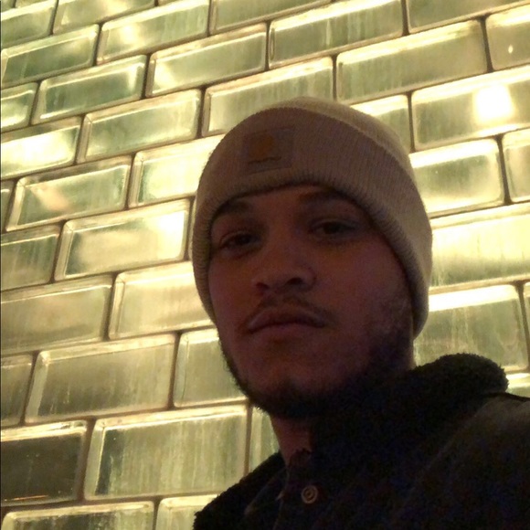 Profile Picture of Julian Johnson (@julianj704) on Poshmark