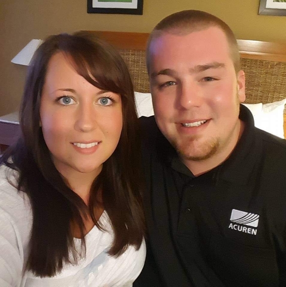 Profile Picture of Lindsey Holthaus (@lindseyschauf87) on Poshmark