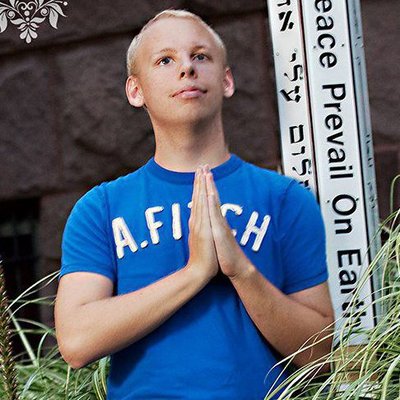 Profile Picture of Zach Mell (@zachypoo93) on Twitter