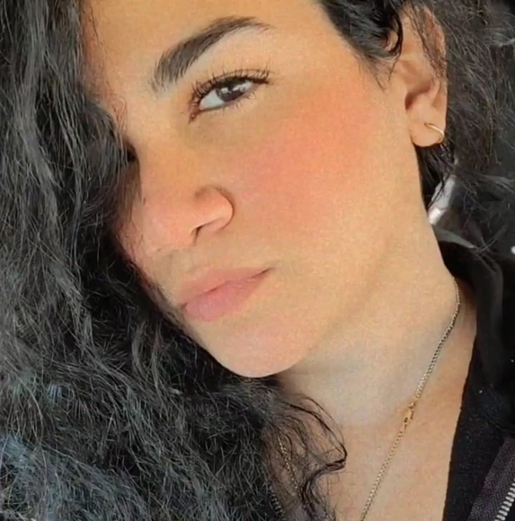 Profile Picture of Lorena Mora (@cutelorena09) on Poshmark