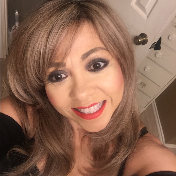 Profile Photo of Patricia Garza (@chunkycoco) on Poshmark