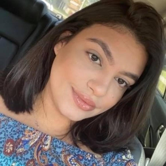 Profile Picture of Maily Chavez (@mailiuvyschavez) on Poshmark