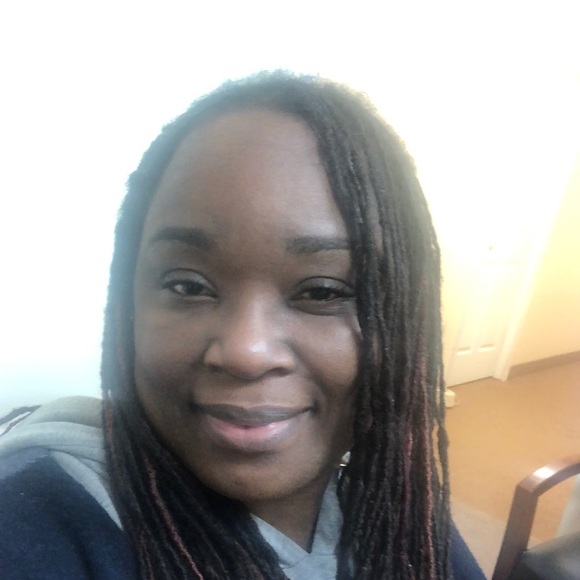 Profile Picture of Hope Maxwell (@maxwellhope) on Poshmark