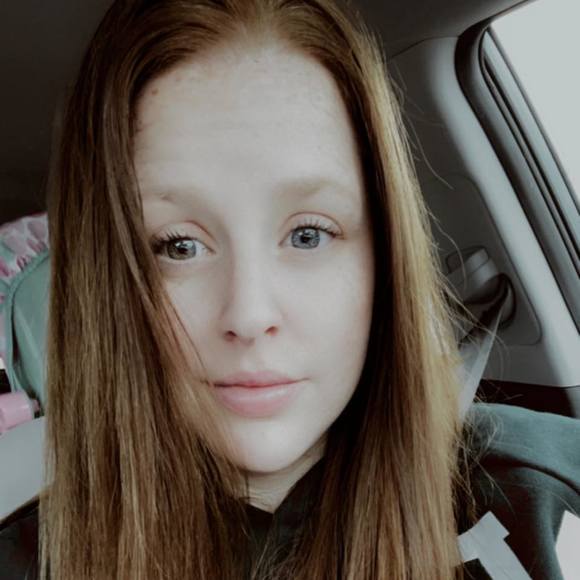 Profile Picture of Joanna Matthews (@jhartwe1) on Poshmark