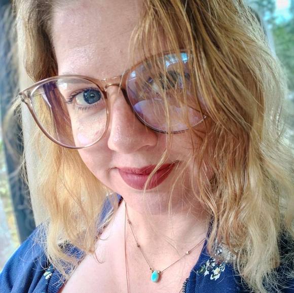 Profile Picture of Moriah Ciolfi (@mciolfi) on Poshmark