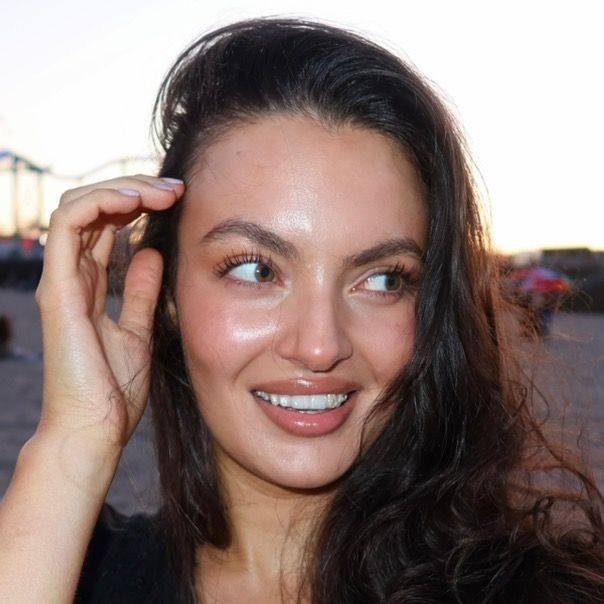 Profile Picture of caress (@caressmd) on Tiktok
